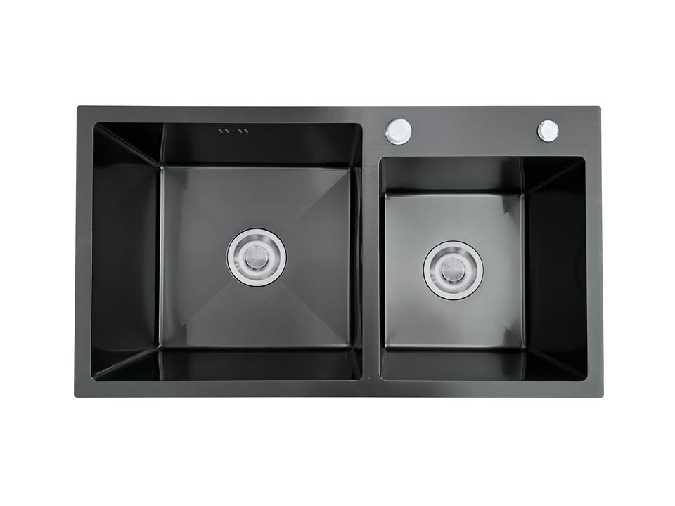Stainless Steel Kitchen Sink With Strainer and Soap Dispenser